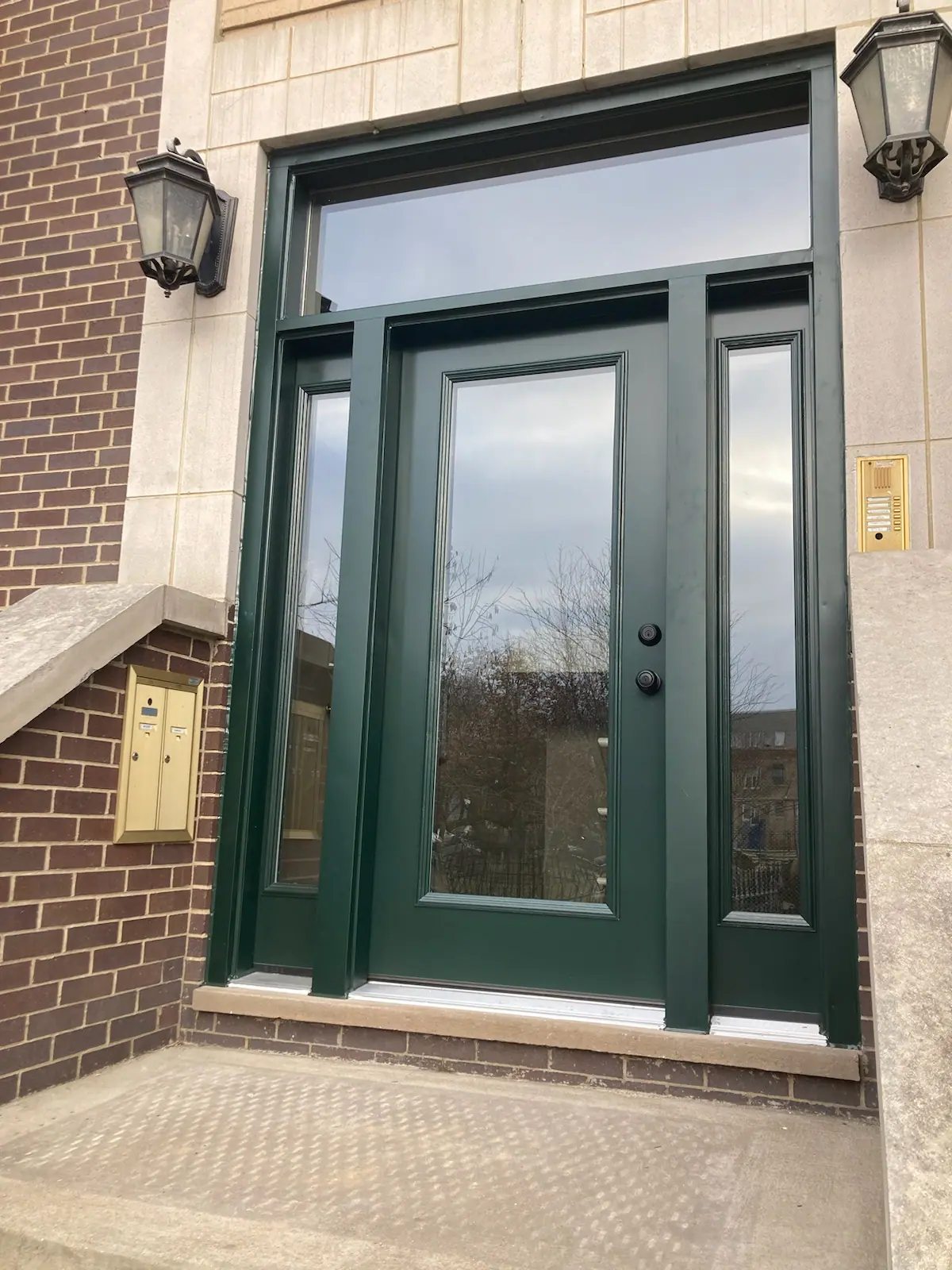 Entry Two SL And Transom